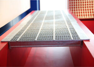 narrow pitch grating for drainage systems